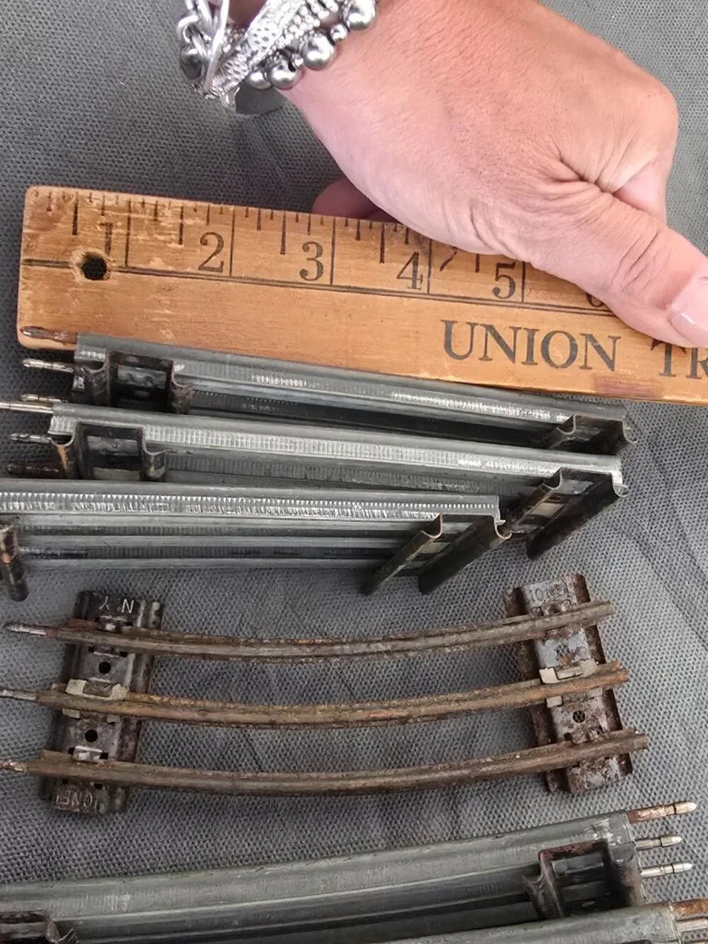 Vintage O-Gauge Model Train Track Bundle - Assorted Straight & Curved Pieces